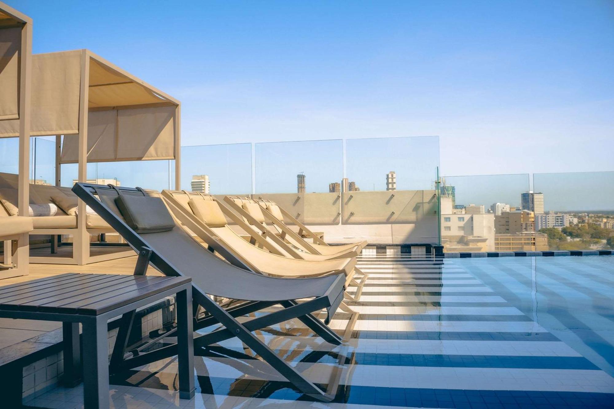 Hotel Faranda Collection Barranquilla, A Member Of Radisson Individuals Barranquilla  Exterior foto Rooftop pool at the hotel